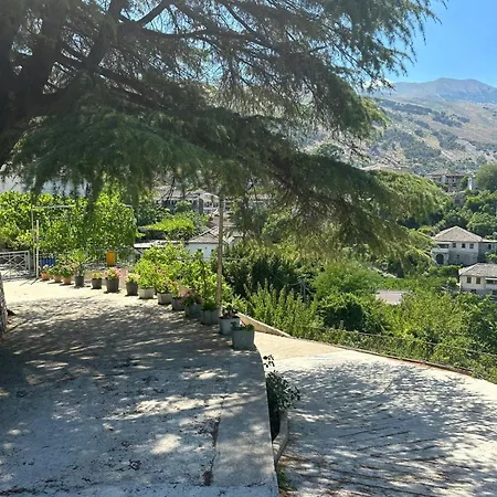 Ada's Casa de hóspedes Gjirokastër