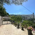 Ada's بيت ضيافة Gjirokastër