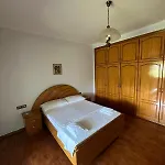 Ada's بيت ضيافة Gjirokastër