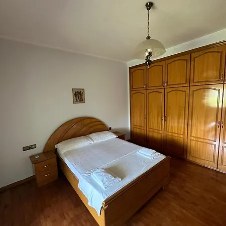 Ada's بيت ضيافة Gjirokastër