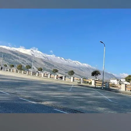 Ada's بيت ضيافة Gjirokastër